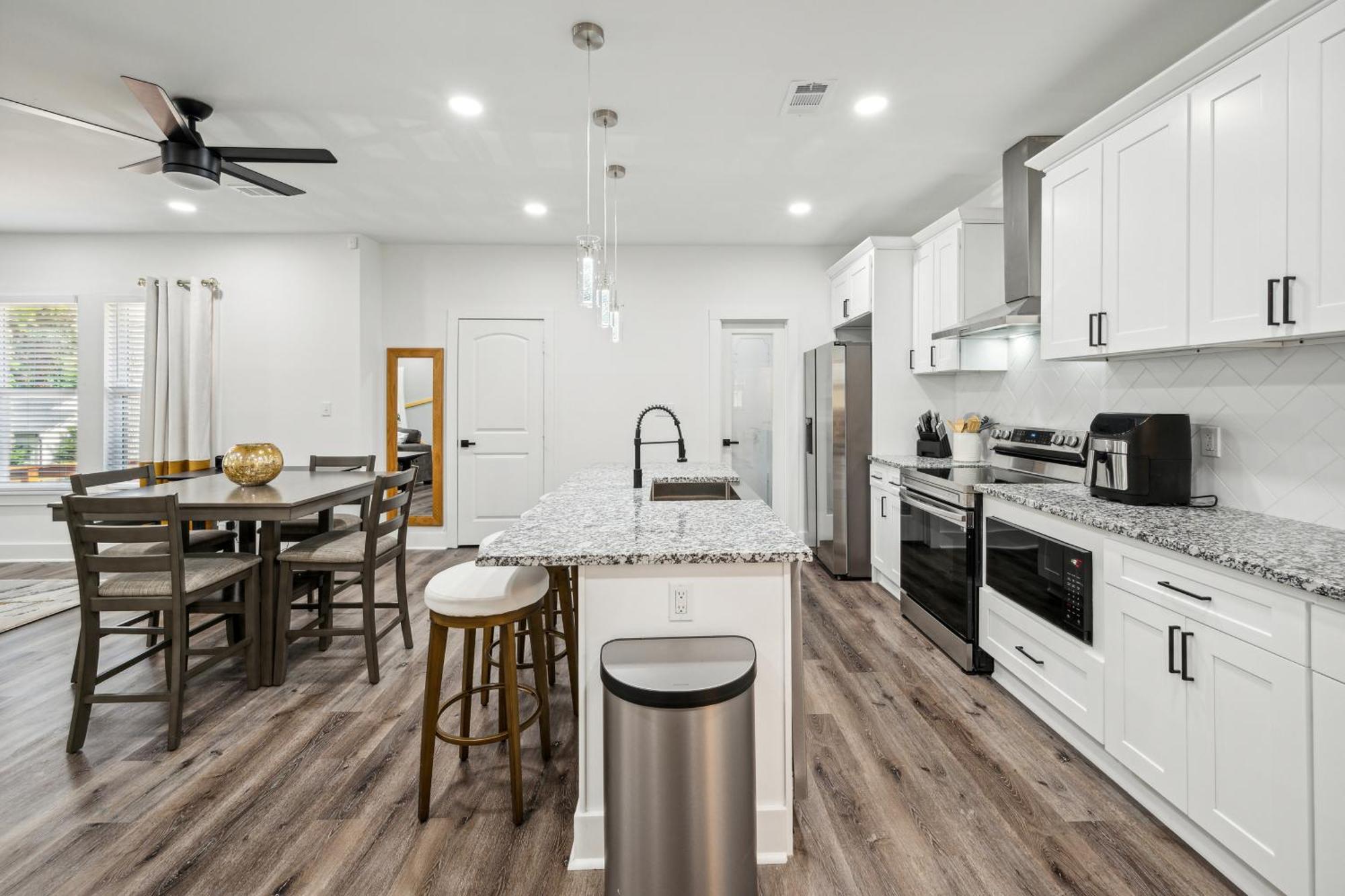 Centrally Located Home In Atlanta-10 Mins From Ga Aquarium, Mercedes Benz Stadium, & Much More Eksteriør bilde